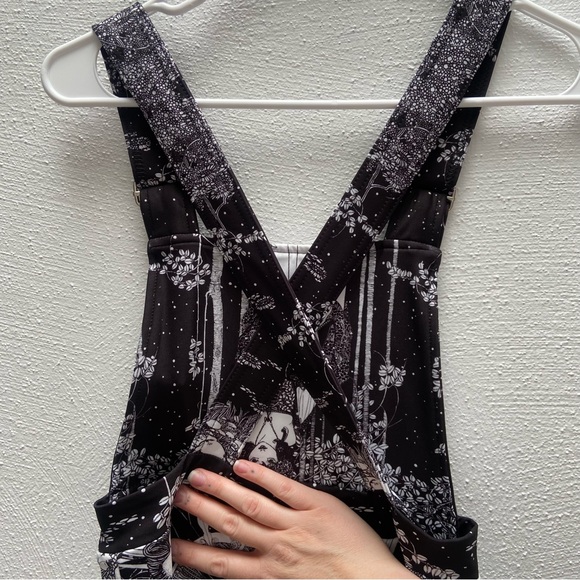 BlackMilk Austen’s Hamlet Apron Dress - Picture 7 of 8